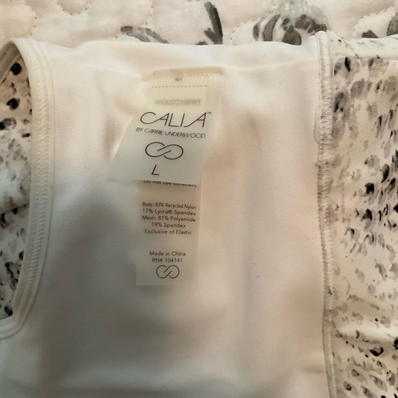 CALIA by Carrie Underwood White and Black Patterned Top - Picture 3 of 3